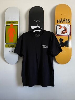 3/$15 Volcom Black Crewneck T‑Shirt